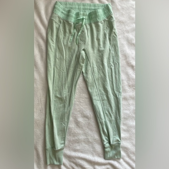 Mint Green Lululemon Joggers size 8 - Picture 2 of 6